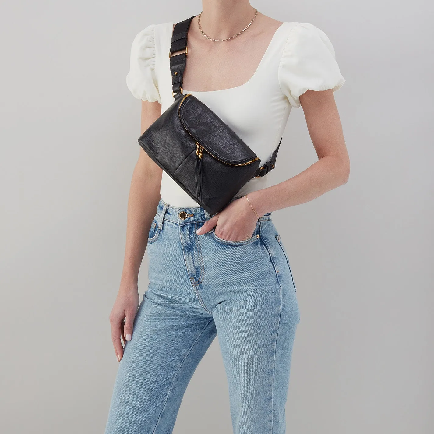 Fern Large Belt Bag In Pebbled Leather - Black